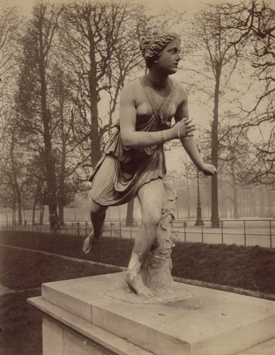 Tuileries - Coureuse / par Lepautre by Eugène Atget, photograph, 1911