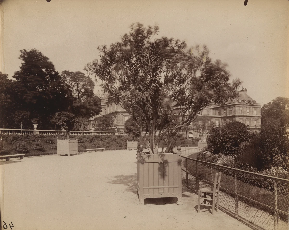 Luxembourg by Eugène Atget, photograph, 1902