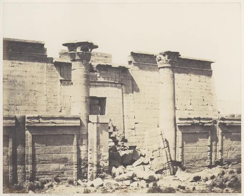 Médînet-Abou (Thèbes), Construction Antérieures - Entrée Principale by Félix Teynard, photograph, 1851-1852