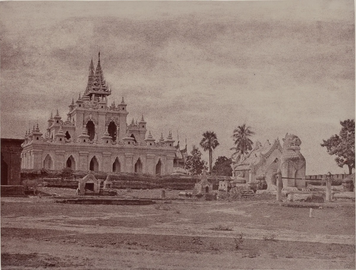 Amerapoora: Sindu Shwe koo Pagoda by Linnaeus Tripe, photograph, 1855