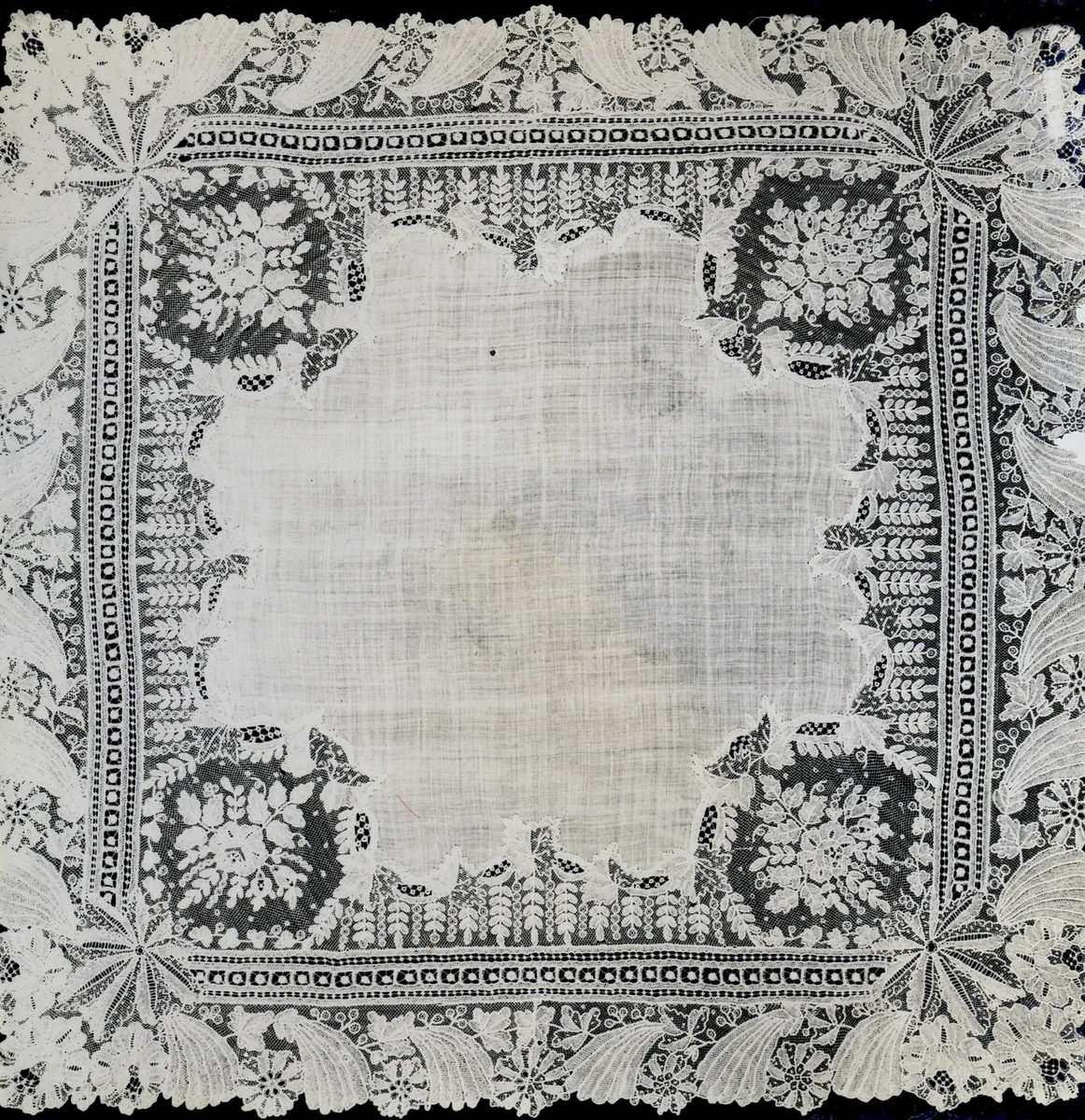 Handkerchief by Belgium, textile, 1875-1900