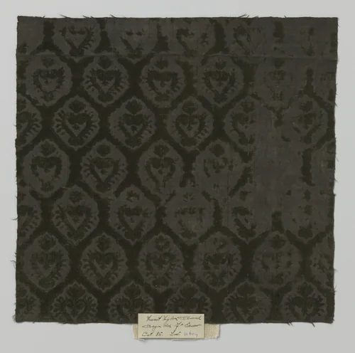 Fragment zijden ciselé fluweel. by anonymous, other, 1600-1625
