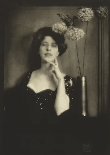Mrs. Conde Nast by Edward Steichen, photograph, 1907