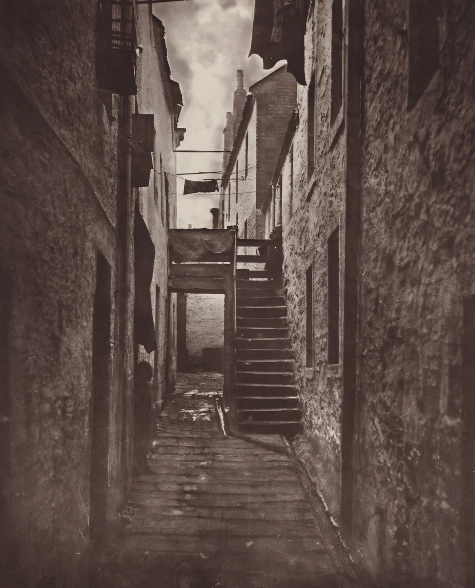 Plate 32: Close, No. 128 Saltmarket by Thomas Annan, photograph, 1868-1871