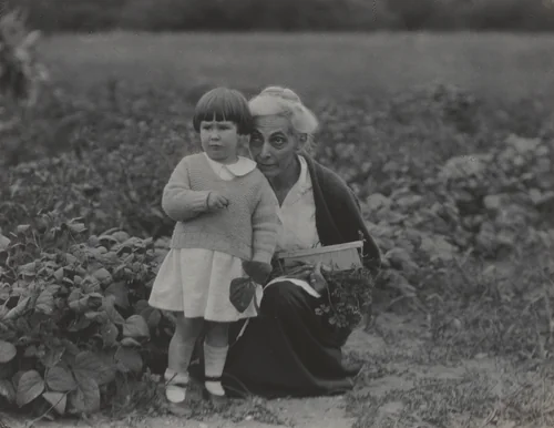 Yvonne Boursault and Katherine Herzig by Alfred Stieglitz, photograph, 1923