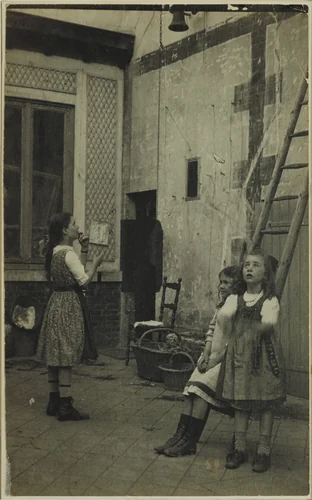 Mary and Kate Steichen, Voulangis, France by Edward Steichen, photograph, 1913