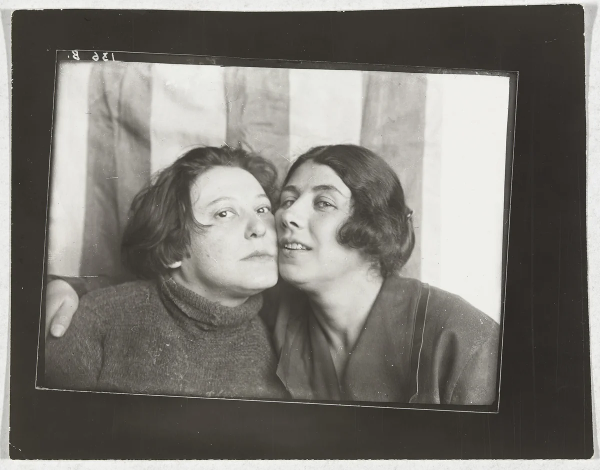 Untitled (Varvara Stepanova and Lyubov Popova) by Aleksandr Rodchenko, photograph, 1924