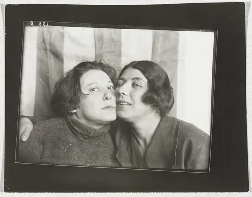 Untitled (Varvara Stepanova and Lyubov Popova) by Aleksandr Rodchenko, photograph, 1924