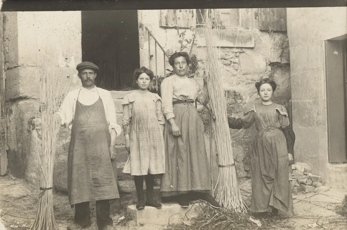 M. & Mme Riverain et leurs 2 filles, France by Unidentified Photographer, photograph, 1911