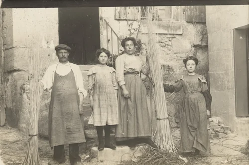 M. & Mme Riverain et leurs 2 filles, France by Unidentified Photographer, photograph, 1911