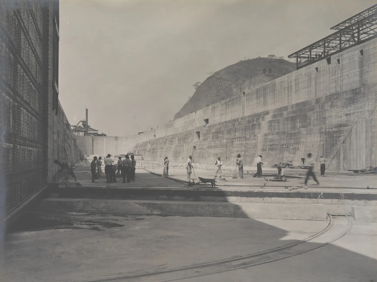Balboa Terminals. Dry Dock #1. Before flooding by Unidentified Photographer, photograph, 1916