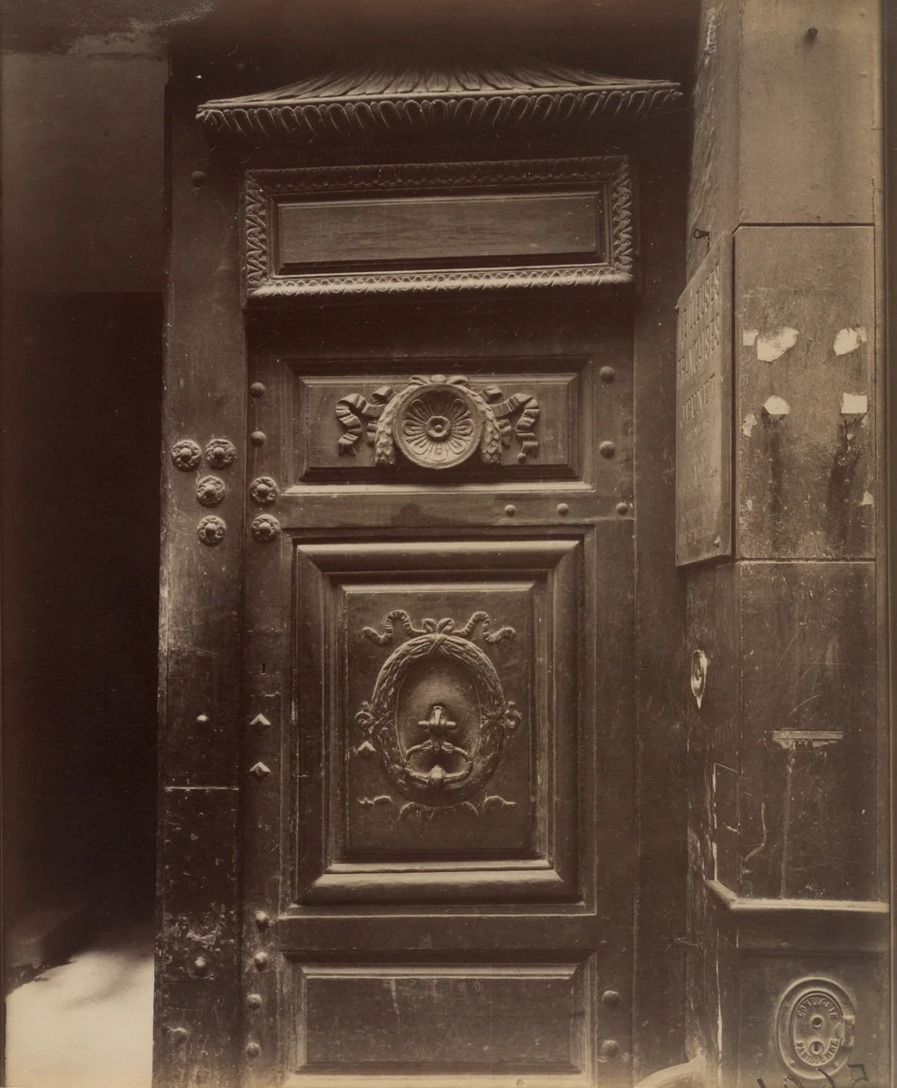 Hôtel, 11 rue Saint-Merri by Eugène Atget, photograph, 1908