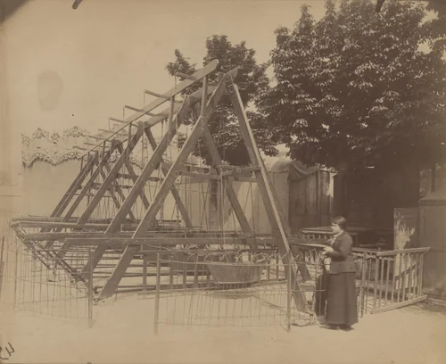 Fête du Trône by Eugène Atget, photograph, 1914