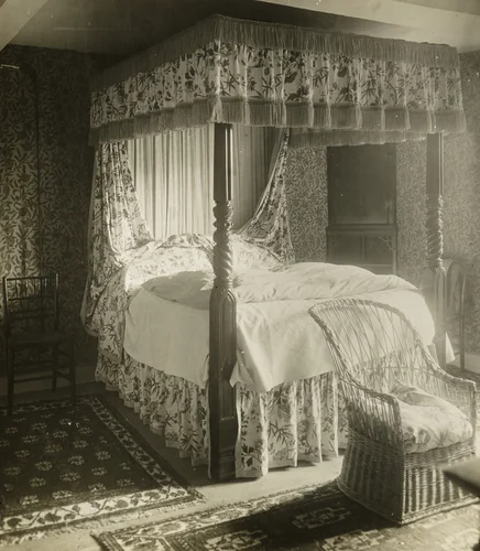 Kelmscott Manor: Bed Wm. Morris Was Born In by Frederick Evans, photograph, 1896