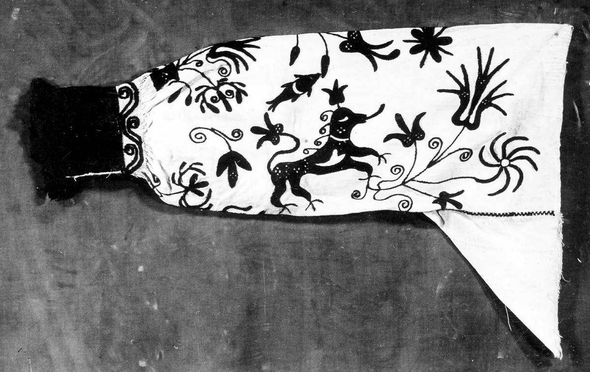 Sleeve by Spain, Salamanca, textile, 1801-1900