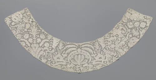 Kraag samengesteld uit verschillende stukken naaldkant met bloemen en exotische vruchten by anonymous, textile, 1720-1730
