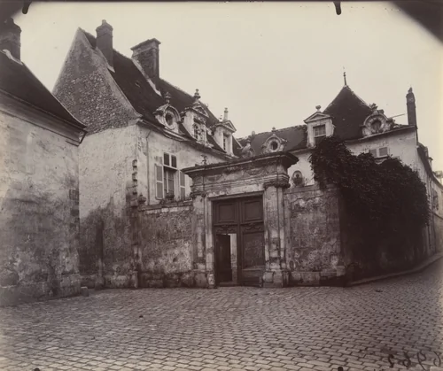 Crépy-en-Valois by Eugène Atget, photograph, 1921