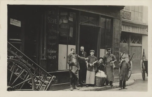 Sève, Expéditions de comestibles by Unidentified Photographer, photograph, 1918