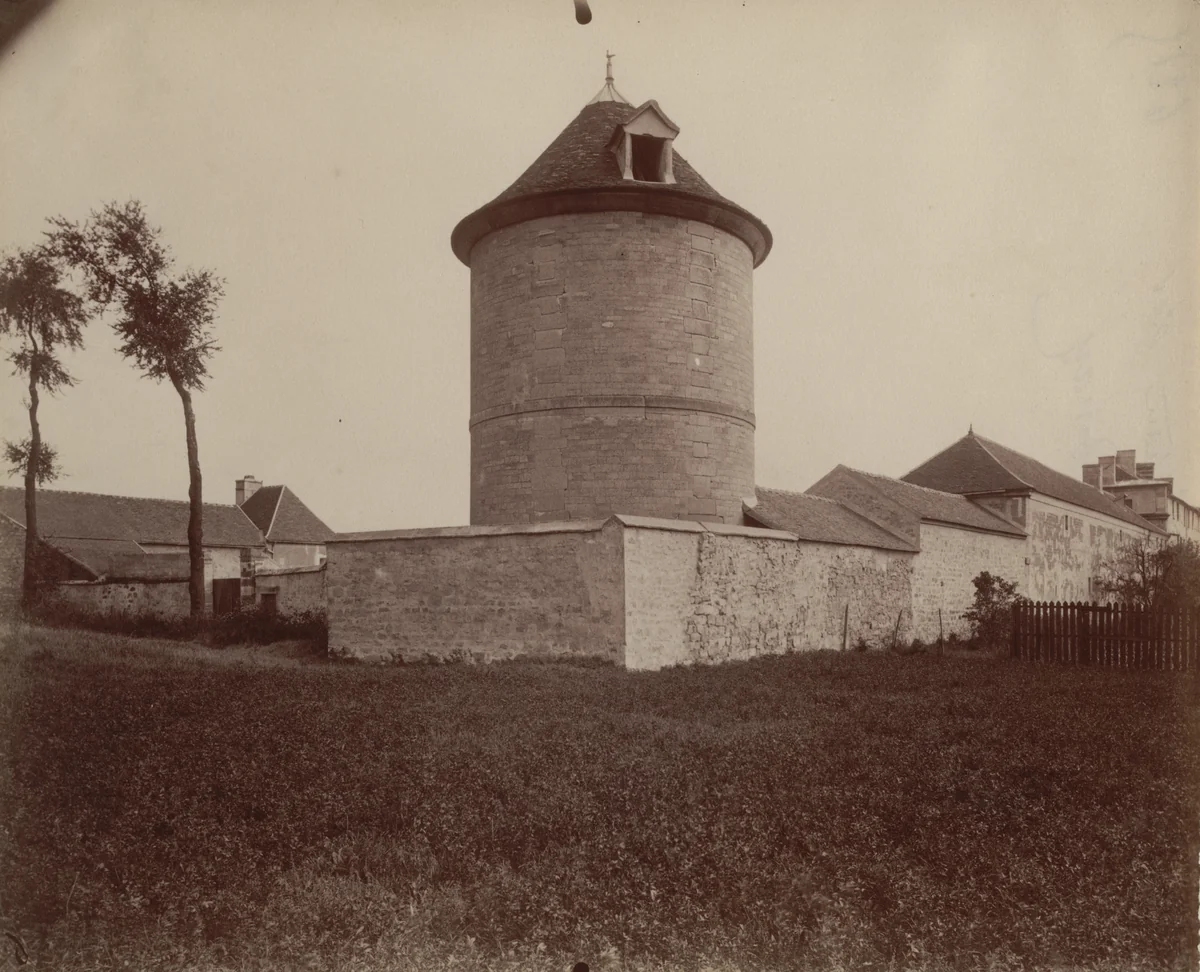 Villejuif, ancien château des comtes de Saint-Roman by Eugène Atget, photograph, 1901