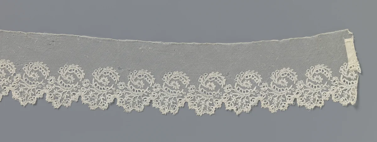 Strook kloskant met ovalen gevormd door gebogen bladeren by anonymous, other, 1830