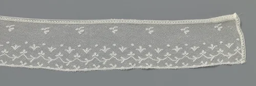 Strook kloskant met v-vormige bloempjes by anonymous, other, 1805-1825