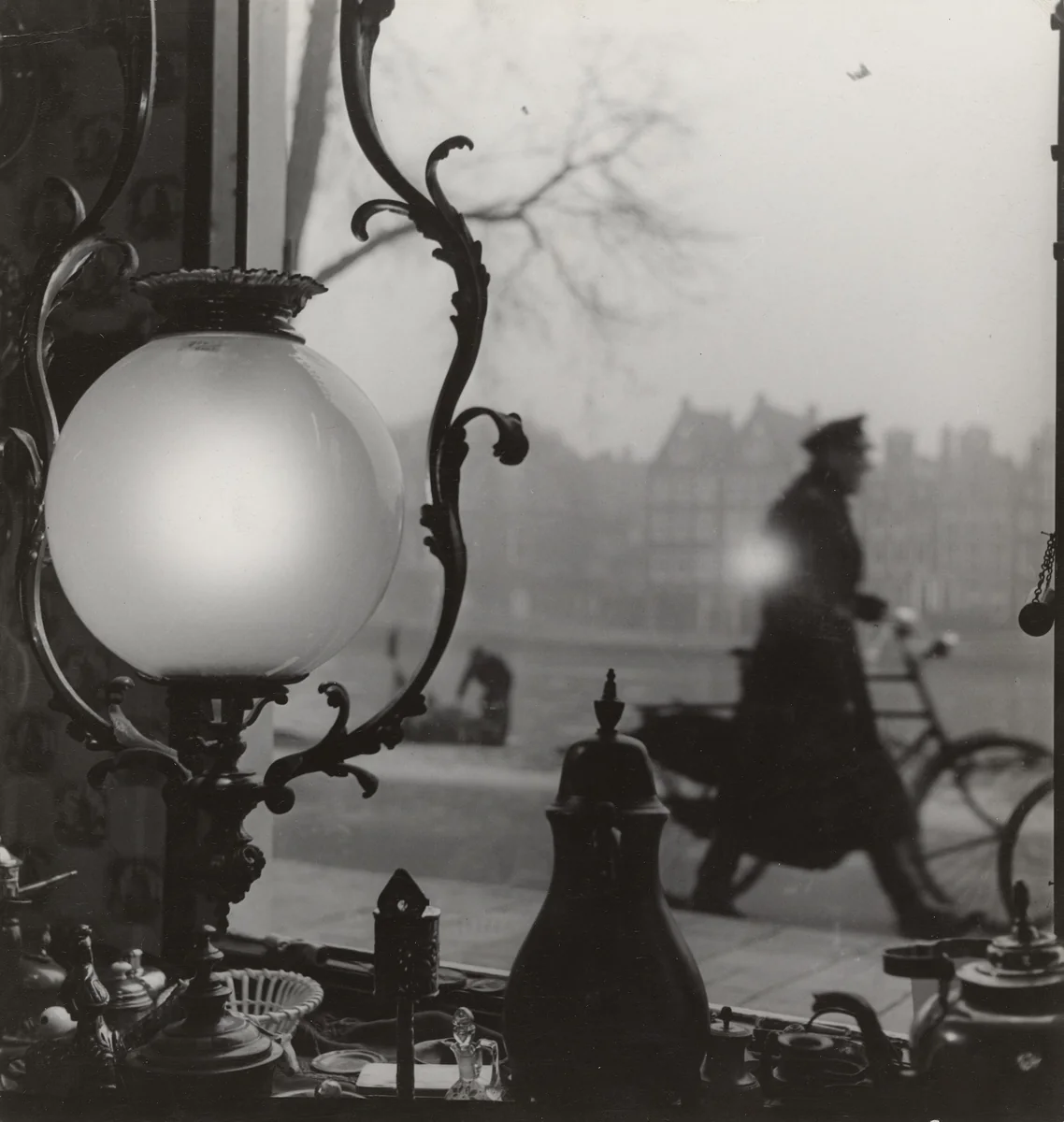 Untitled by Emmy Andriesse, photograph, 1945