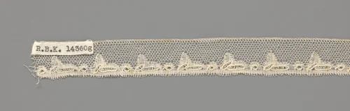 Strook kloskant met abstracte tekening met pieken by anonymous, other, 1840-1860