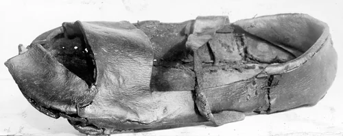 Shoe by England, London, textile, 1501-1600