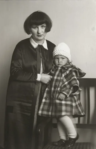Mother and Daughter [Martha Dix with Daughter Nelly] by August Sander, photograph, 1925