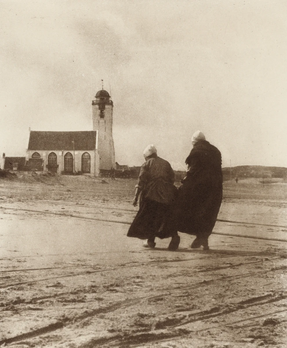 Scurrying Home by Alfred Stieglitz, photograph, 1894