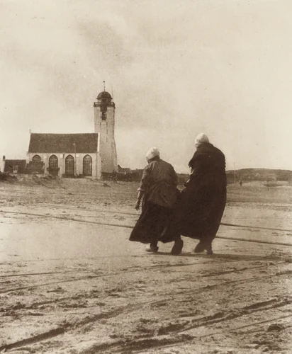 Scurrying Home by Alfred Stieglitz, photograph, 1894
