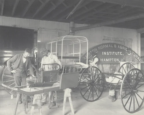A lesson in painting by Frances Benjamin Johnston, photograph, 1899