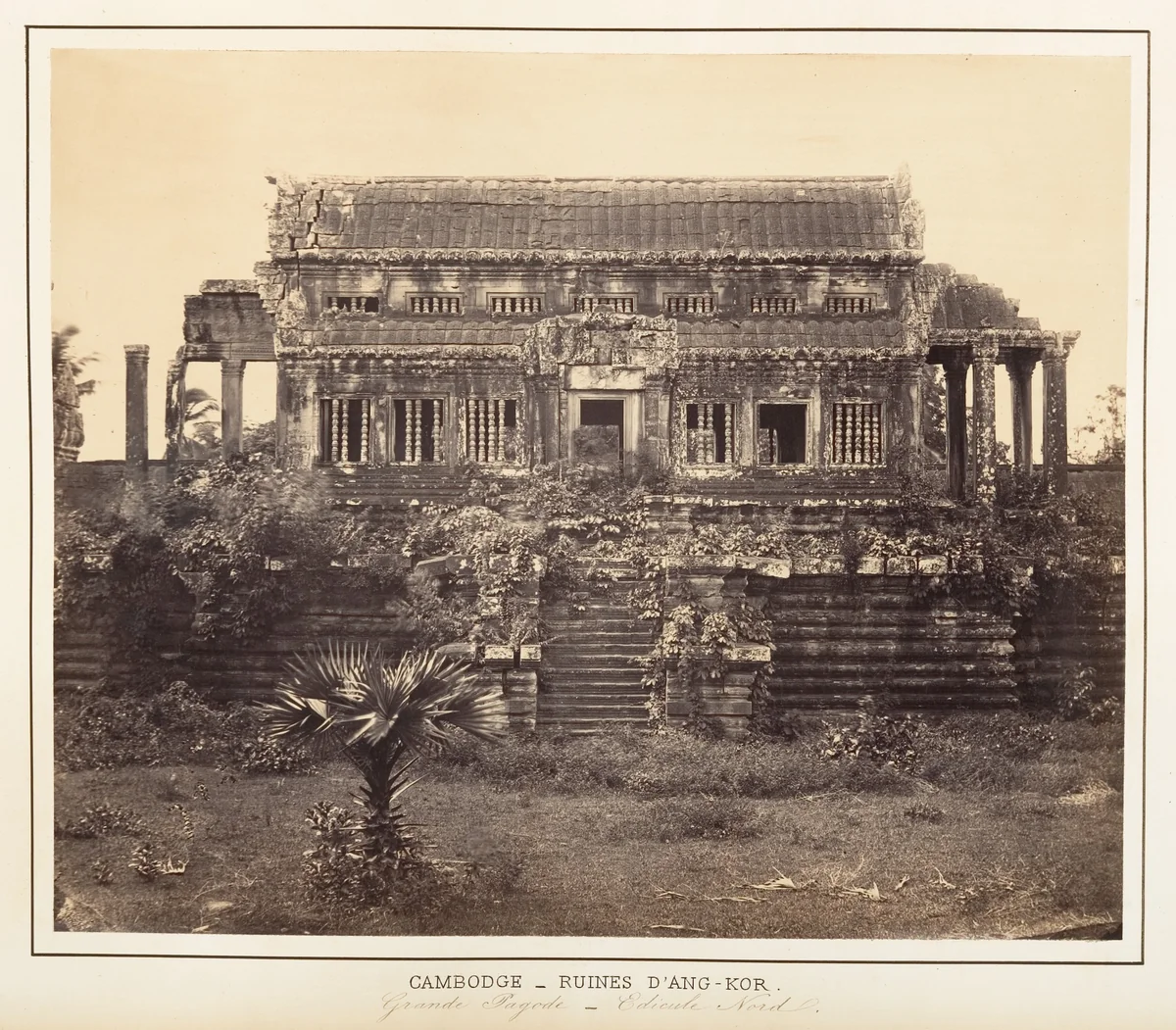 Grande Pagode - Edicule Nord by Emile Gsell, photograph, 1866