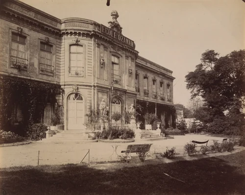 Asnières, Ancien chateau René Voyer d'Argenson by Eugène Atget, photograph, 1901