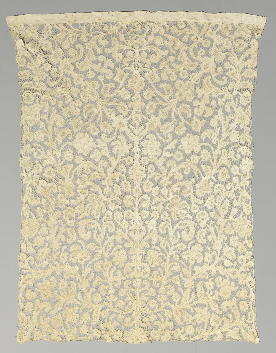 Voorspelddoek of kerkvaan van kloskant met kandelabermotief by anonymous, other, 1675-1699