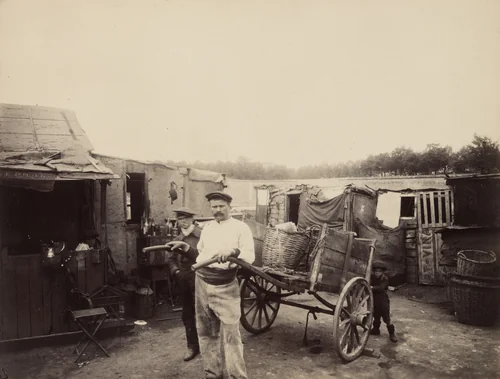 Poterne des Peupliers, zoniers by Eugène Atget, photograph, 1913