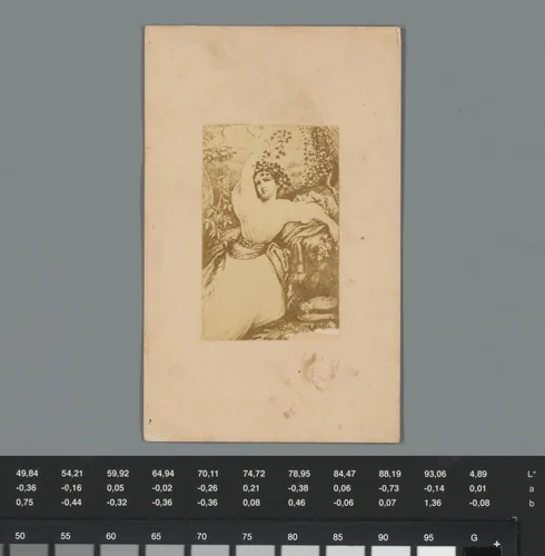 Reclame voor een tentoonstelling van Honest Mac met fotoreproductie van een schilderij van een vrouw met gebladerte by anonymous, photograph, 1850-1915