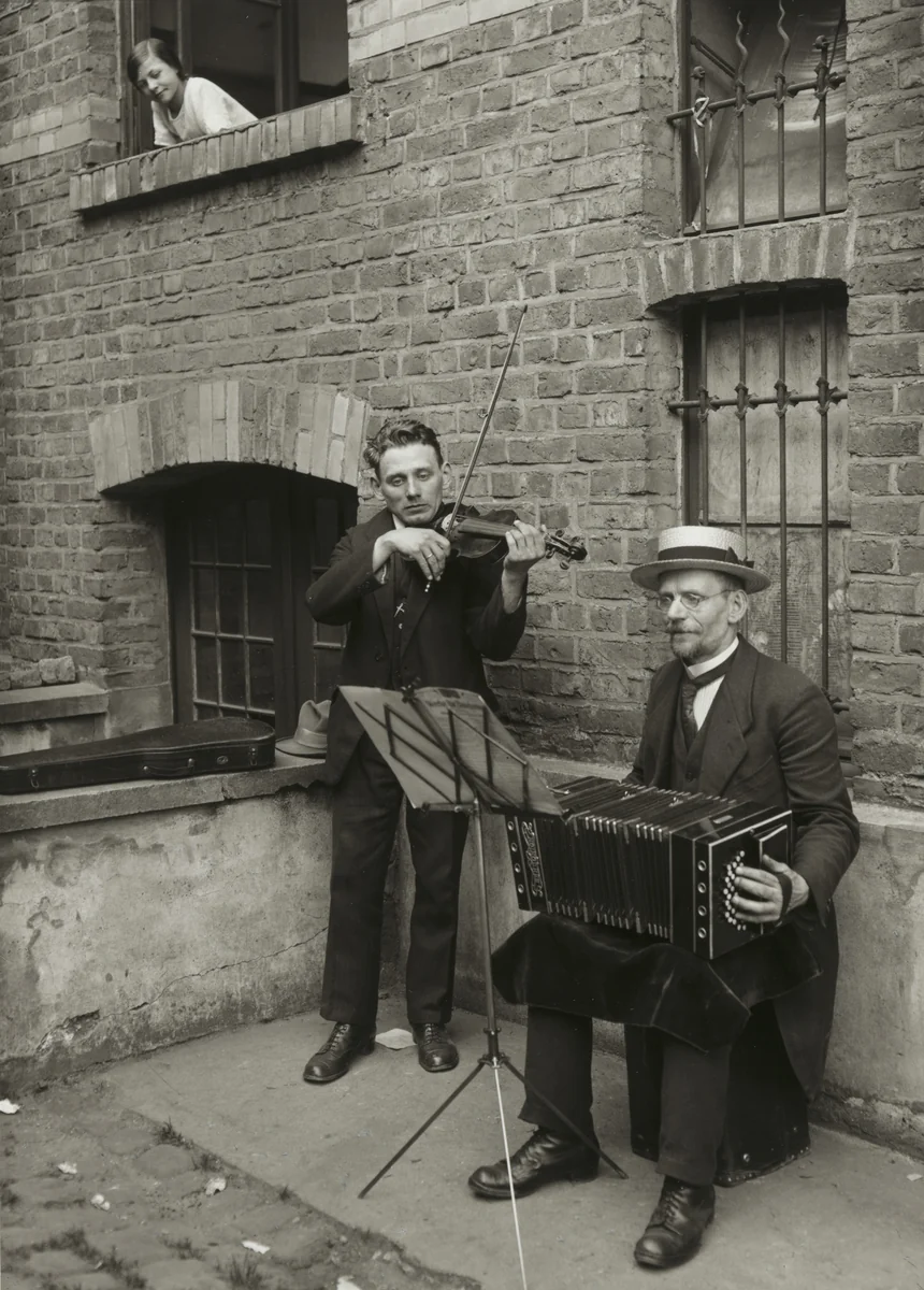 Street Musicians by August Sander, photograph, 1922