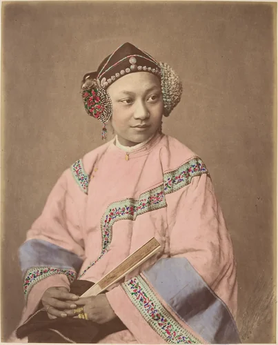 Fille de Sootchow (Suzhou Girl) by Raimund von Stillfried, photograph, 1870-1879