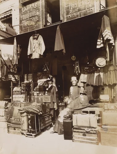 16 Rue du Petit Thomas by Eugène Atget, photograph, 1910