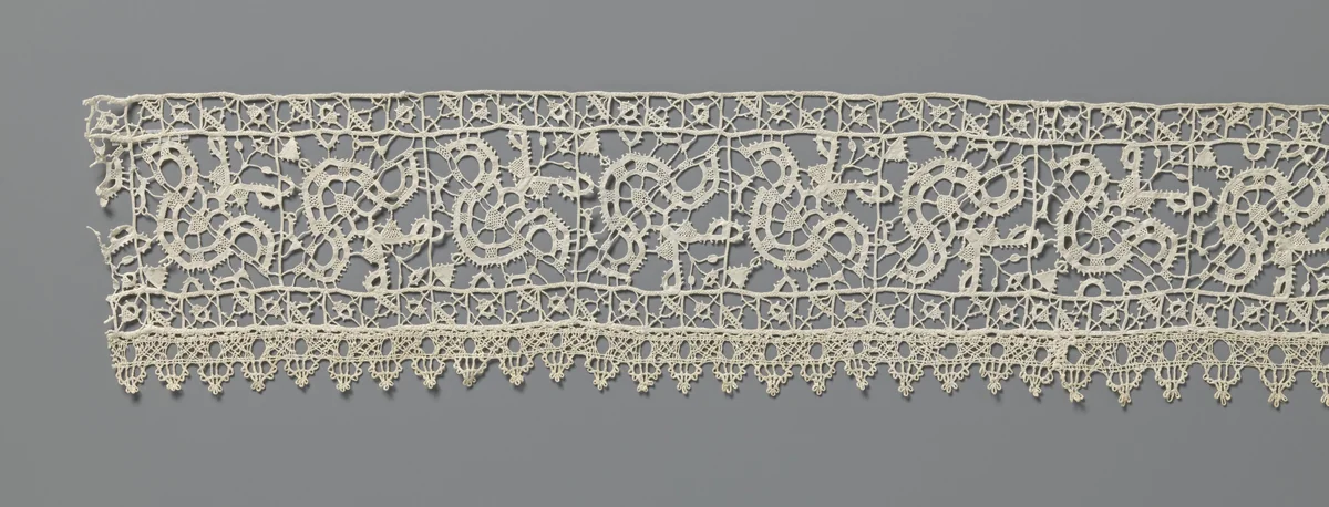 Strook naaldkant met schuingestelde vazen by anonymous, other, 1600-1620