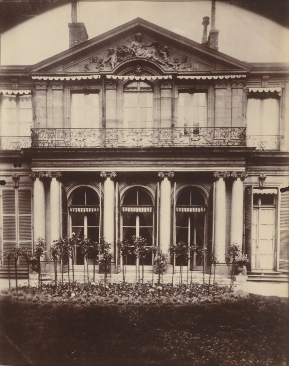Hotel d'Argenson, rue de Grenelle 101 by Eugène Atget, photograph, 1907-1908