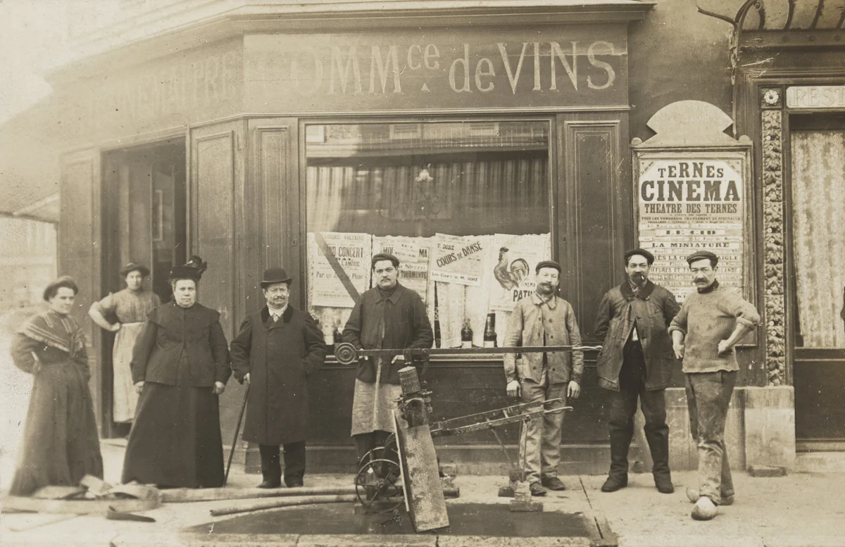 Commce de Vins, Travaux, Société des produits "As de Trèfle," Paris by Unidentified Photographer, photograph, 1907
