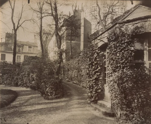 Parc Delessert, 32 Quai de Passy by Eugène Atget, photograph, 1914