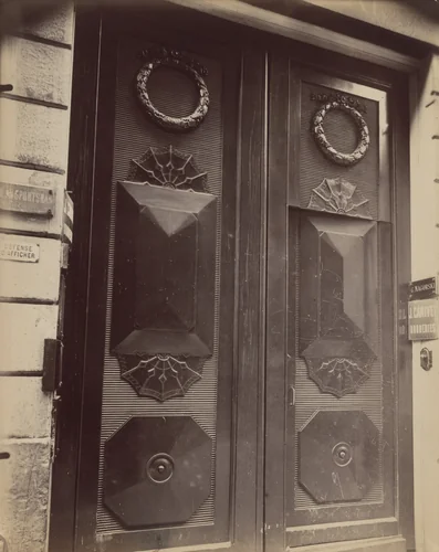 Porte, 19 rue Notre-Dame-des-Victoires by Eugène Atget, photograph, 1913