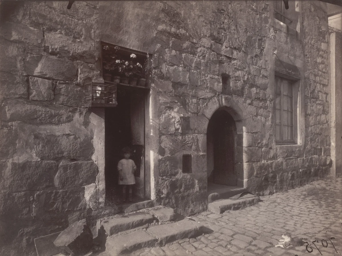 Gif, vieille ferme by Eugène Atget, photograph, 1924