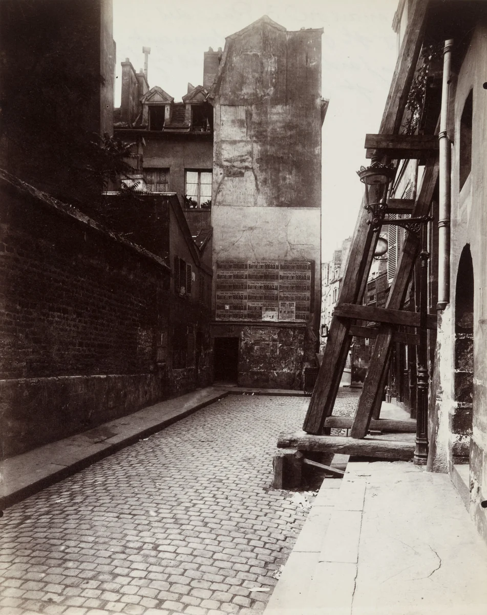 3 rue des Prêtres-Saint-Séverin by Eugène Atget, photograph, 1912