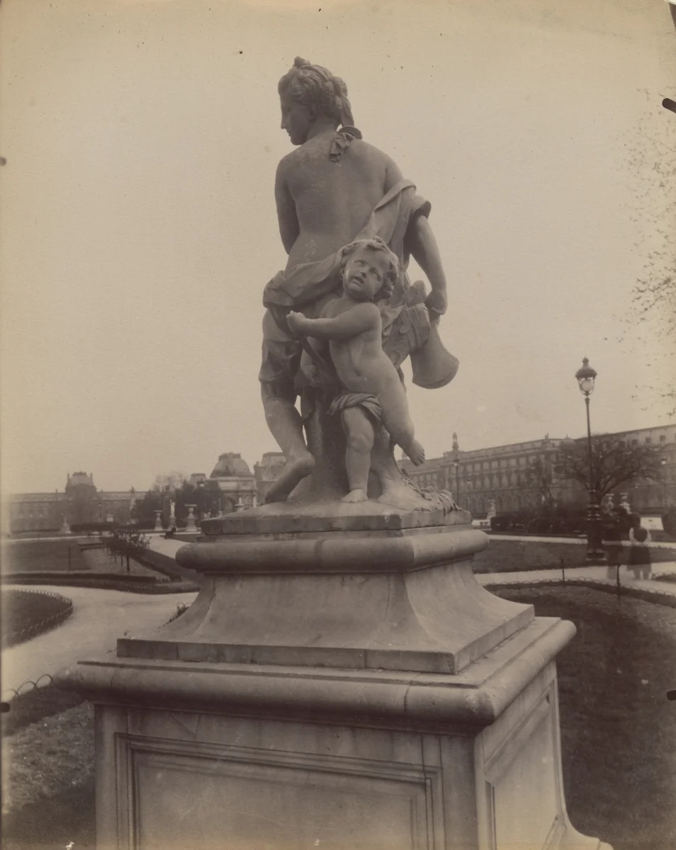 Tuileries statue by Eugène Atget, photograph, 1911
