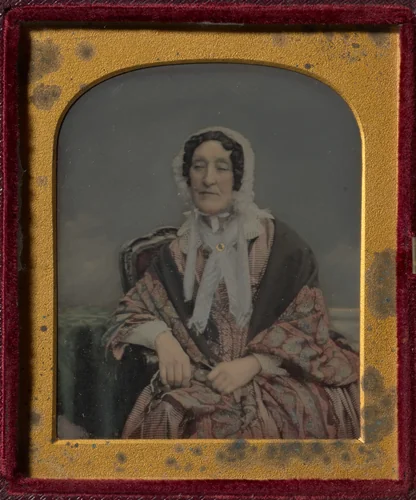 High-born lady in white bonnet by Antoine Claudet, photograph, 1850-1863