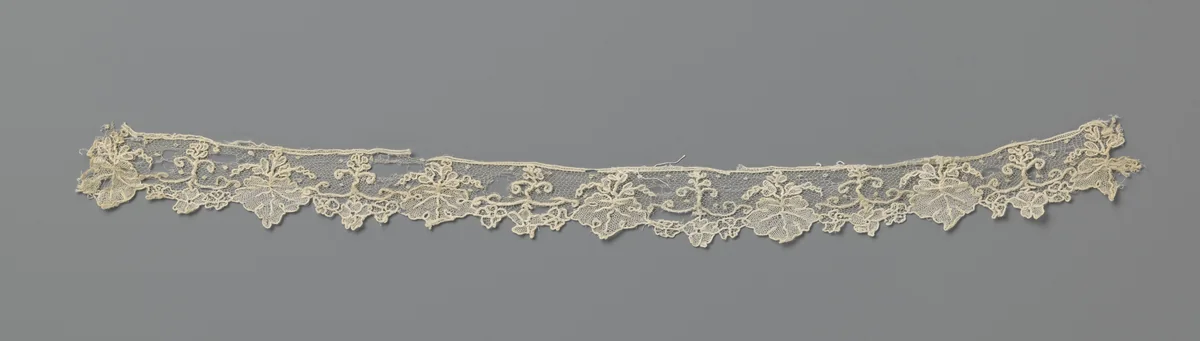 Strook naaldkant met klimopblaadjes by anonymous, other, 1850